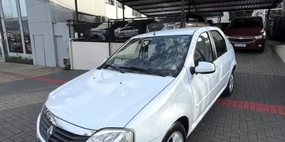Renault Logan - foto 1